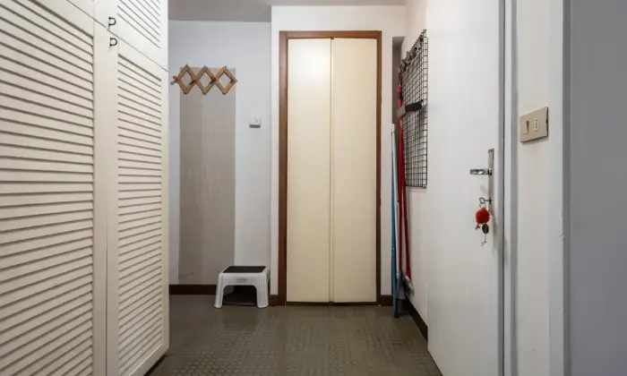 Rexer-Asiago-Casa-indipendente-composta-da-tre-appartamentiufficiogaragegiardinocorte-privata-CORRIDOI