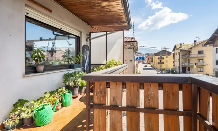 Rexer-Asiago-Casa-indipendente-composta-da-tre-appartamentiufficiogaragegiardinocorte-privata-BALCONI