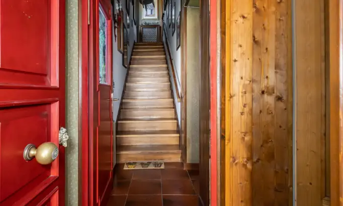 Rexer-Asiago-Casa-indipendente-composta-da-tre-appartamentiufficiogaragegiardinocorte-privata-SCALE