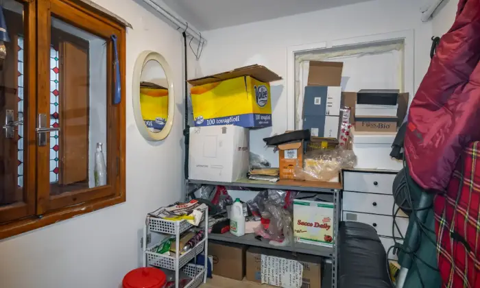 Rexer-Asiago-Casa-indipendente-composta-da-tre-appartamentiufficiogaragegiardinocorte-privata-DISPENSA