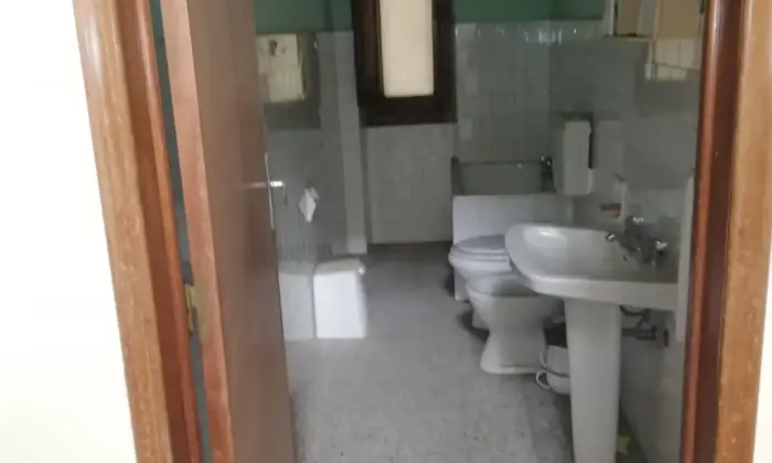 Rexer-Abbasanta-Casa-indipendente-in-pieno-centro-BAGNO