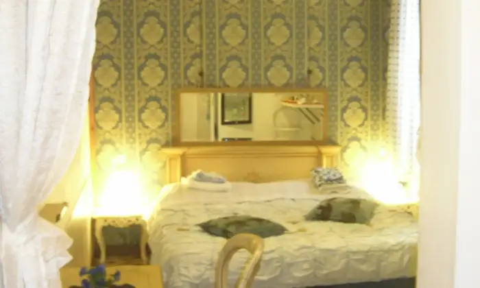Rexer-Venezia-Camera-doppia-con-bagno-privato-zona-Biennale-a-Venezia-CameraDaLetto