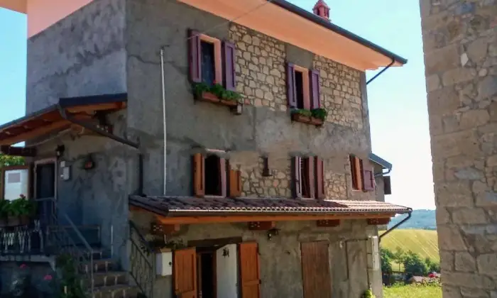Rexer-Castel-dAiano-Vendesi-Casa-colonica-in-via-Santuario-di-Brasa-a-Castel-dAiano-ALTRO