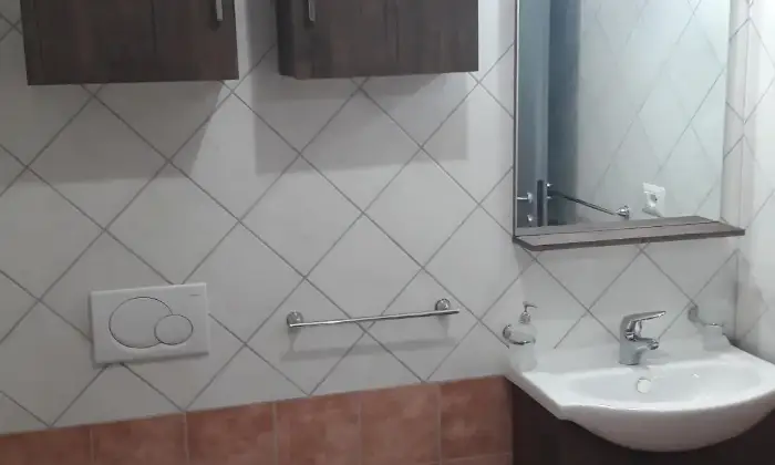Rexer-Pizzo-Appartamento-arredato-e-climatizzato-BAGNO