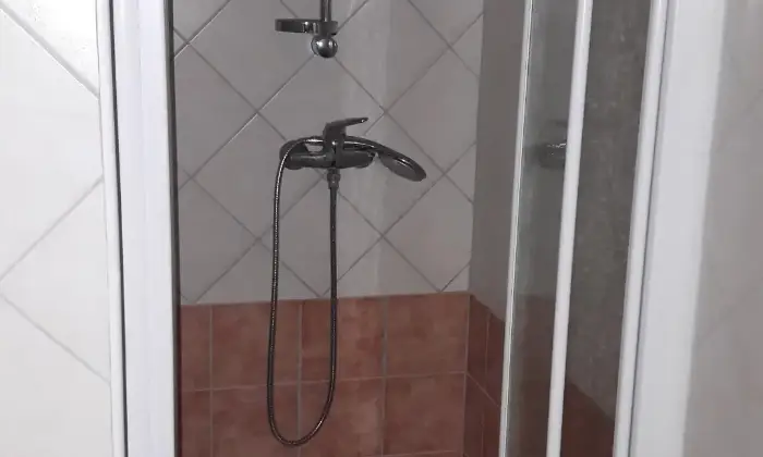 Rexer-Pizzo-Appartamento-arredato-e-climatizzato-BAGNO