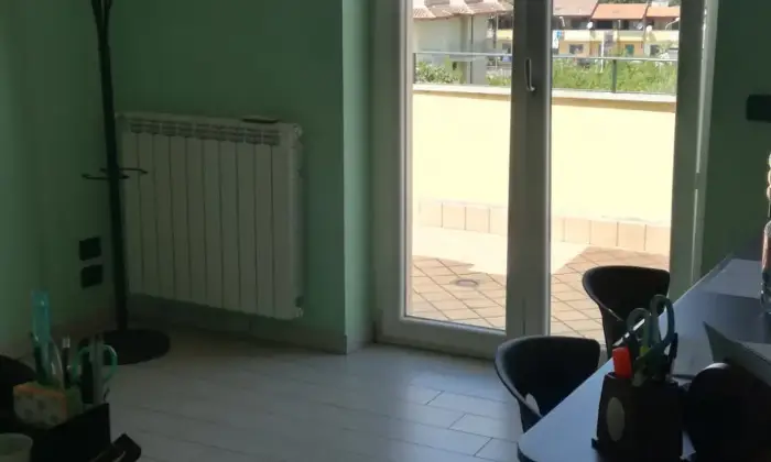 Rexer-Marano-di-Napoli-FITTASI-STANZA-USO-STUDIO-IN-APPARTAMENTO-DI-RECENTE-COSTRUZIONE-CONDIVISO-CO