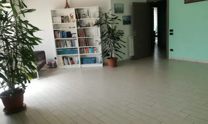 Rexer-Marano-di-Napoli-FITTASI-STANZA-USO-STUDIO-IN-APPARTAMENTO-DI-RECENTE-COSTRUZIONE-CONDIVISO-CO