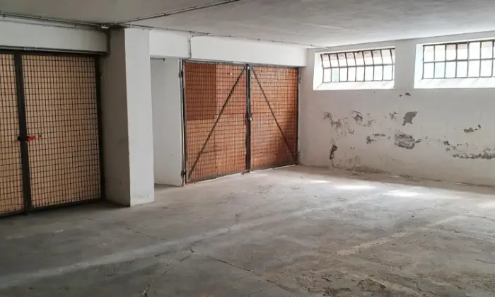 Rexer-Modena-AFFITTO-GARAGE-CHIUSO-CON-CANCELLO-di-mq-Via-Malmusi-MO-GARAGE