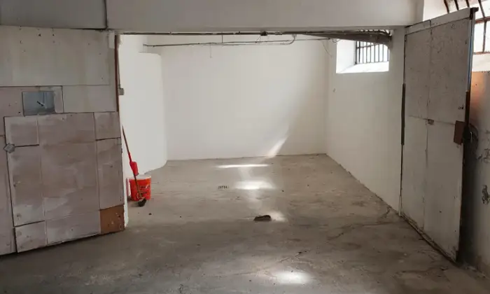 Rexer-Modena-AFFITTO-GARAGE-CHIUSO-CON-CANCELLO-di-mq-Via-Malmusi-MO-GARAGE