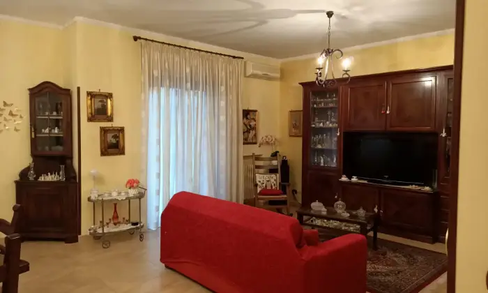 Rexer-Taranto-Vendesi-appartamento-a-Taranto-SALONE