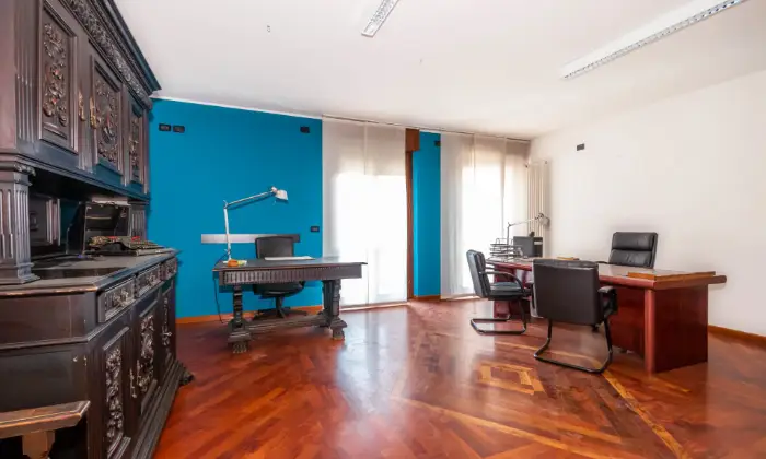 Rexer-Borgaro-Torinese-Alloggio-signorile-in-condominio-recente-CAMERA-DA-LETTO