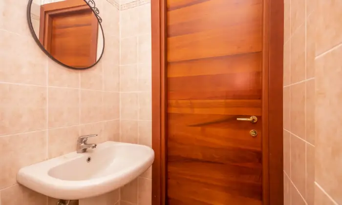 Rexer-Borgaro-Torinese-Alloggio-signorile-in-condominio-recente-BAGNO