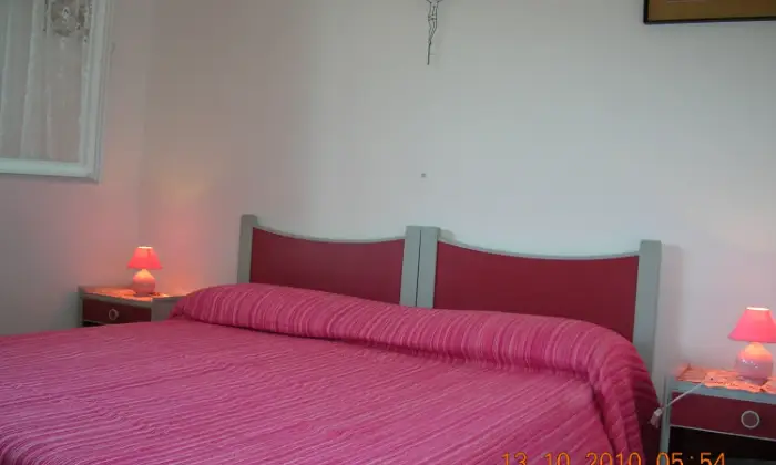 Rexer-Grado-Splendido-attico-vista-pineta-e-mare-a-Grado-CAMERA-DA-LETTO