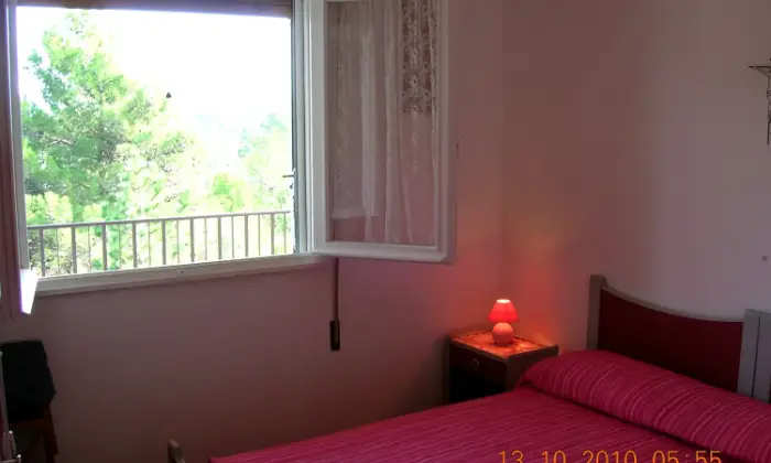 Rexer-Grado-Splendido-attico-vista-pineta-e-mare-a-Grado-CAMERA-DA-LETTO