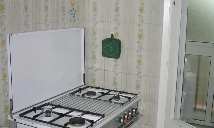 Rexer-Grado-Splendido-attico-vista-pineta-e-mare-a-Grado-CUCINA