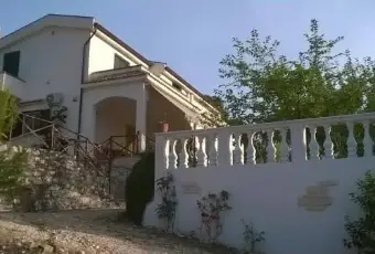 Rexer-Vieste-Vendesi-Villa-al-mare-a-Vieste-Facciata