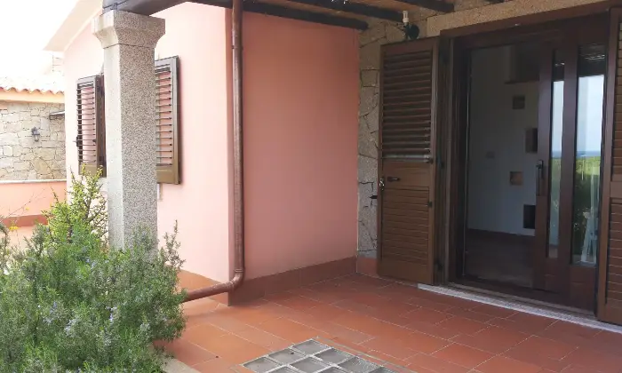 Rexer-Aglientu-Deliziosa-villetta-con-ampio-spazio-esterno-vista-mare-Altro