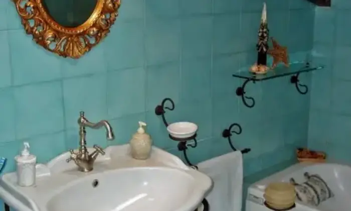 Rexer-Poppi-Porzione-di-convento-del-BAGNO