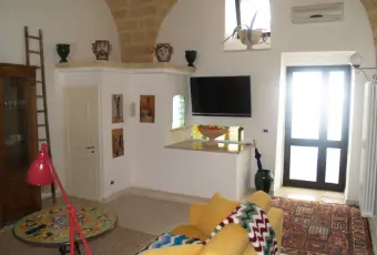 Rexer-Miggiano-VENDE-CASA-ANTICA-CON-VOLTE-A-STELLAAPPARTAMENTO-ATTICO-INDIPENDENTE-SALONE