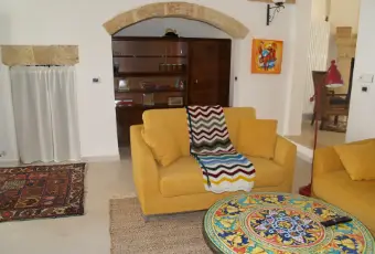 Rexer-Miggiano-VENDE-CASA-ANTICA-CON-VOLTE-A-STELLAAPPARTAMENTO-ATTICO-INDIPENDENTE-SALONE