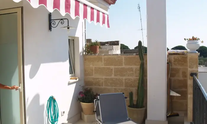 Rexer-Miggiano-VENDE-CASA-ANTICA-CON-VOLTE-A-STELLAAPPARTAMENTO-ATTICO-INDIPENDENTE-TERRAZZO