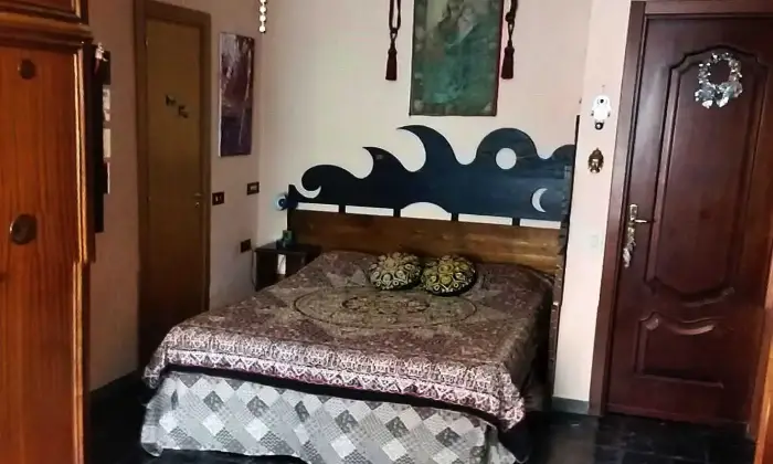 Rexer-Napoli-MONOLOCALE-FITTASI-PER-PERSONA-A-VIA-JANNELLI-RIONE-ALTO-CAMERA-DA-LETTO