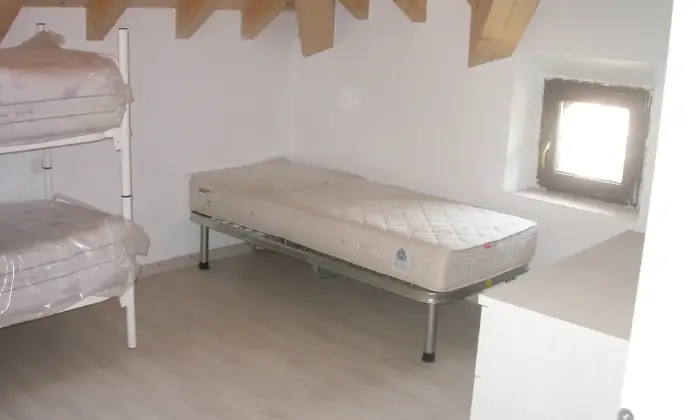 Rexer-Oltre-il-Colle-Mansarda-in-Vendita-Via-Perletti-Oltre-il-Colle-CAMERA-DA-LETTO
