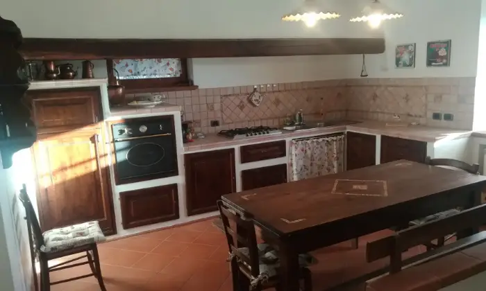 Rexer-POGGIO-LODOLI-frazione-di-MURLO-SI-Appartamento-su-due-piani-in-vendita-nel-borgo-di-Poggio-Lodoli-Cucina
