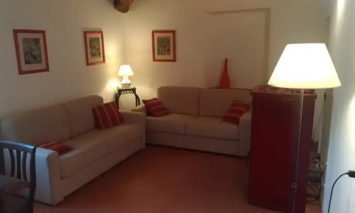 Rexer-POGGIO-LODOLI-frazione-di-MURLO-SI-Appartamento-su-due-piani-in-vendita-nel-borgo-di-Poggio-Lodoli-Salone