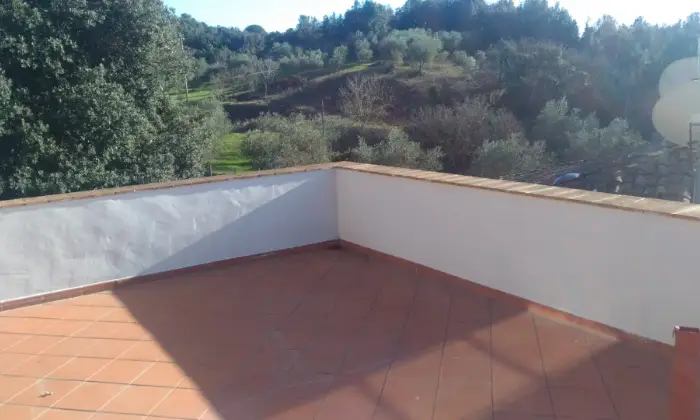 Rexer-POGGIO-LODOLI-frazione-di-MURLO-SI-Appartamento-su-due-piani-in-vendita-nel-borgo-di-Poggio-Lodoli-Terrazzo