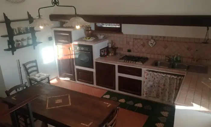 Rexer-POGGIO-LODOLI-frazione-di-MURLO-SI-Appartamento-su-due-piani-in-vendita-nel-borgo-di-Poggio-Lodoli-Cucina