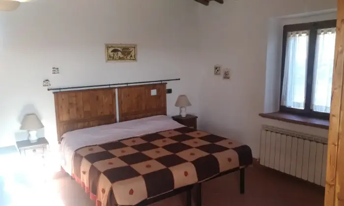 Rexer-POGGIO-LODOLI-frazione-di-MURLO-SI-Appartamento-su-due-piani-in-vendita-nel-borgo-di-Poggio-Lodoli-CameraDaLetto