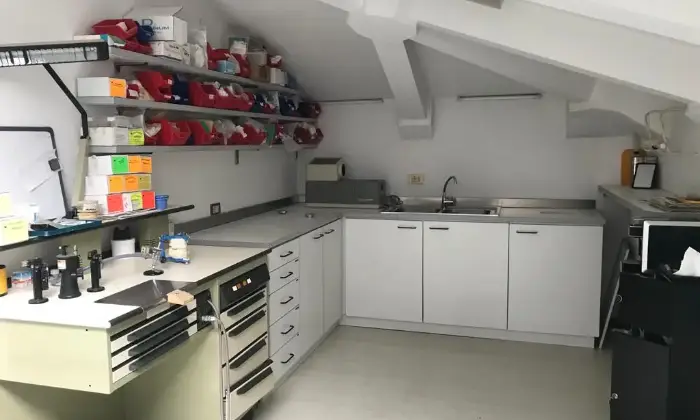 Rexer-Vittorio-Veneto-UFFICI-IN-PIENO-CENTRO-CUCINA