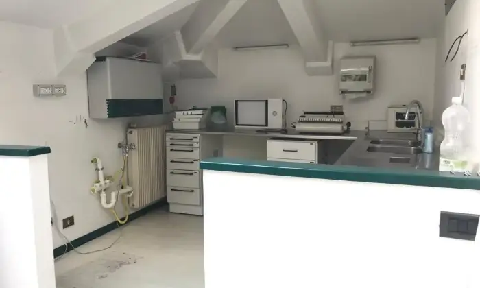 Rexer-Vittorio-Veneto-UFFICI-IN-PIENO-CENTRO-CUCINA