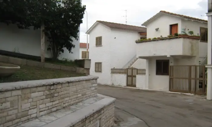 Rexer-Lecce-Villetta-in-villaggio-turistico-con-animazione-m-dal-mare-del-Salento-SALONE