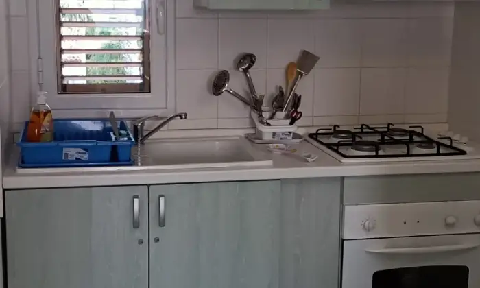 Rexer-Vittoria-In-vacanza-in-villaggio-turistico-CasaVacanze-Le-Mansarde-in-Athena-Resort-Scoglitti-RG-CUCINA