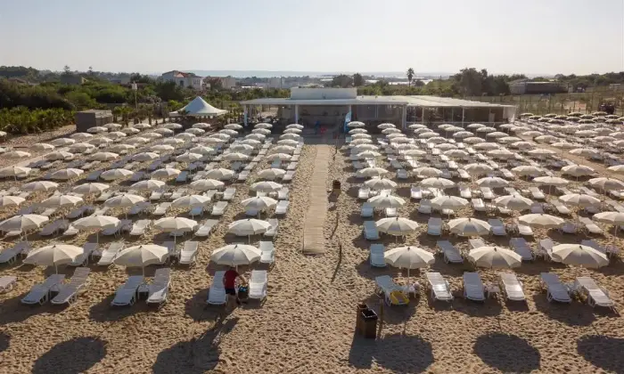 Rexer-Vittoria-In-vacanza-in-villaggio-turistico-CasaVacanze-Le-Mansarde-in-Athena-Resort-Scoglitti-RG-spiaggia-privata
