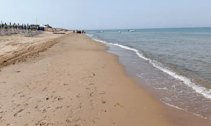 Rexer-Vittoria-In-vacanza-in-villaggio-turistico-CasaVacanze-Le-Mansarde-in-Athena-Resort-Scoglitti-RG-spiaggia-privata