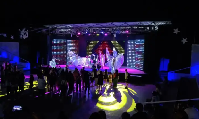 Rexer-Vittoria-In-vacanza-in-villaggio-turistico-CasaVacanze-Le-Mansarde-in-Athena-Resort-Scoglitti-RG-anfiteatro