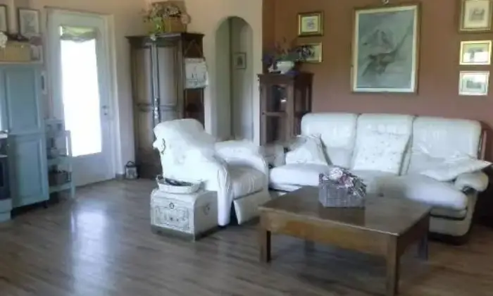 Rexer-Cerrione-Villa-Casa-indipendente-in-Cascina-Frere-Cerrione-SALONE