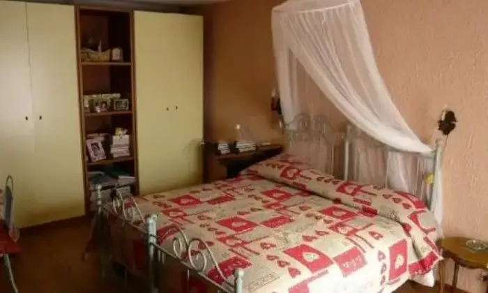 Rexer-Cerrione-Villa-Casa-indipendente-in-Cascina-Frere-Cerrione-CAMERA-DA-LETTO
