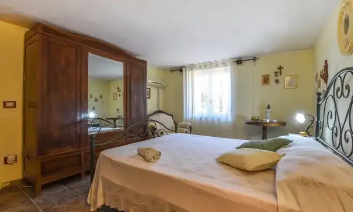 Rexer-Enna-Villa-con-terreno-distante-dal-centro-abitato-circa-km-CAMERA-DA-LETTO
