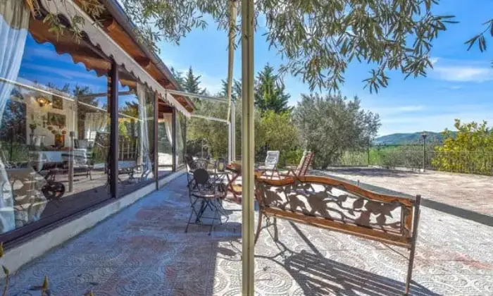 Rexer-Enna-Villa-con-terreno-distante-dal-centro-abitato-circa-km-Veranda