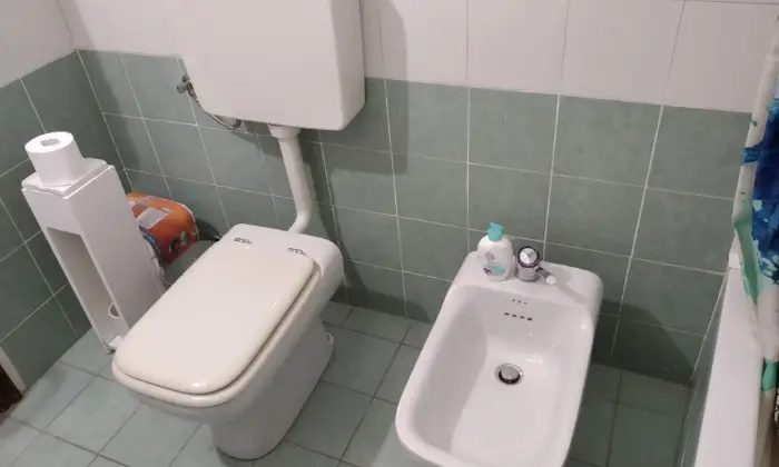 Rexer-Bra-Camere-per-Studenti-a-Bra-Rooms-for-Students-in-Bra-BAGNO