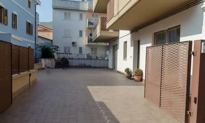 Rexer-Giulianova-Affitto-stanze-uso-studioufficio-GIARDINO