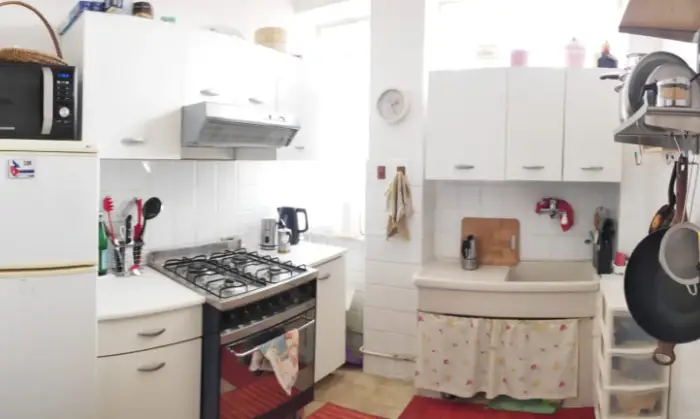 Rexer-Valenza-Affitto-alloggio-arredato-ampia-visuale-CUCINA