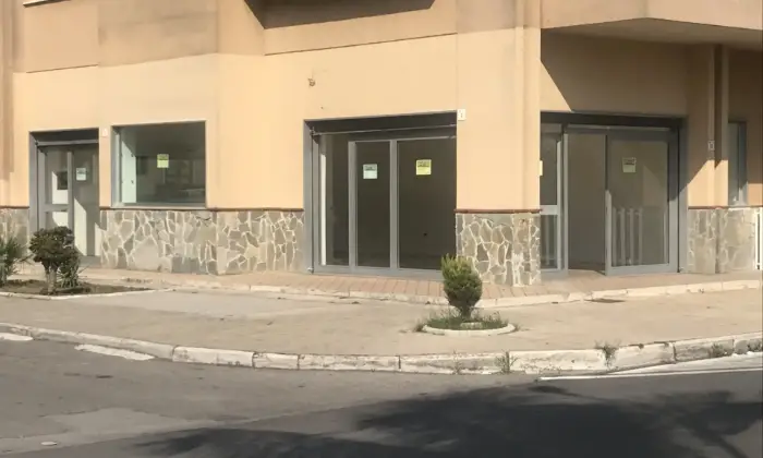 Rexer-San-Valentino-Torio-Locale-commerciale-in-Affitto-San-Valentino-Torio-SA-ALTRO