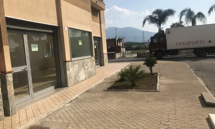Rexer-San-Valentino-Torio-Locale-commerciale-in-Affitto-San-Valentino-Torio-SA-ALTRO