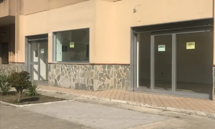 Rexer-San-Valentino-Torio-Locale-commerciale-in-Affitto-San-Valentino-Torio-SA