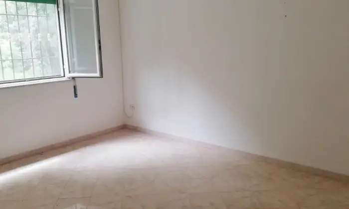 Rexer-Melizzano-Vendesi-appartamento-luminoso-e-ampio-centro-storico-CAMERA-DA-LETTO